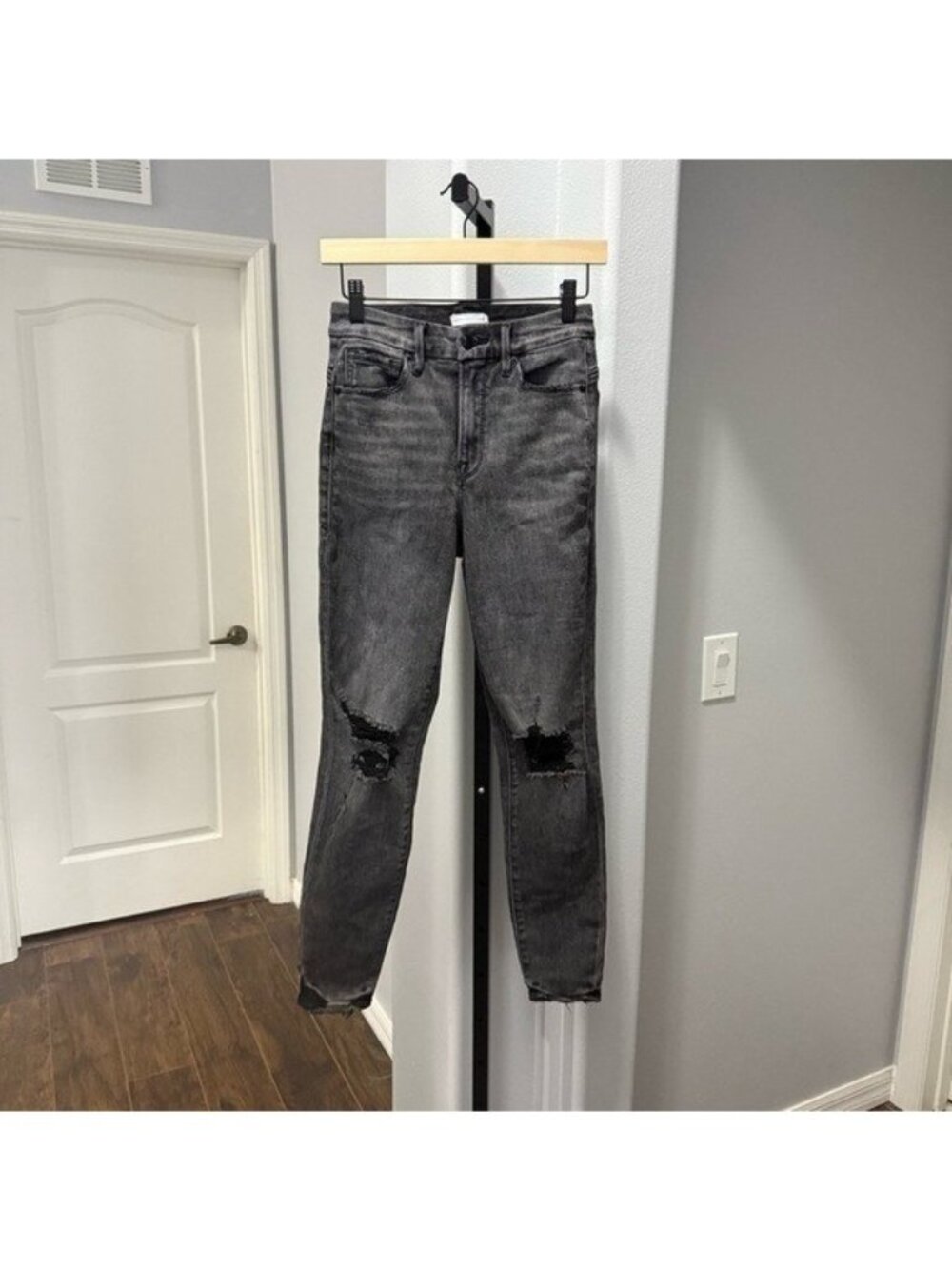 Good American Shadow Pocket Jean Distressed Skinny Raw Hem Grey Black Size 2 - Picture 2 of 12